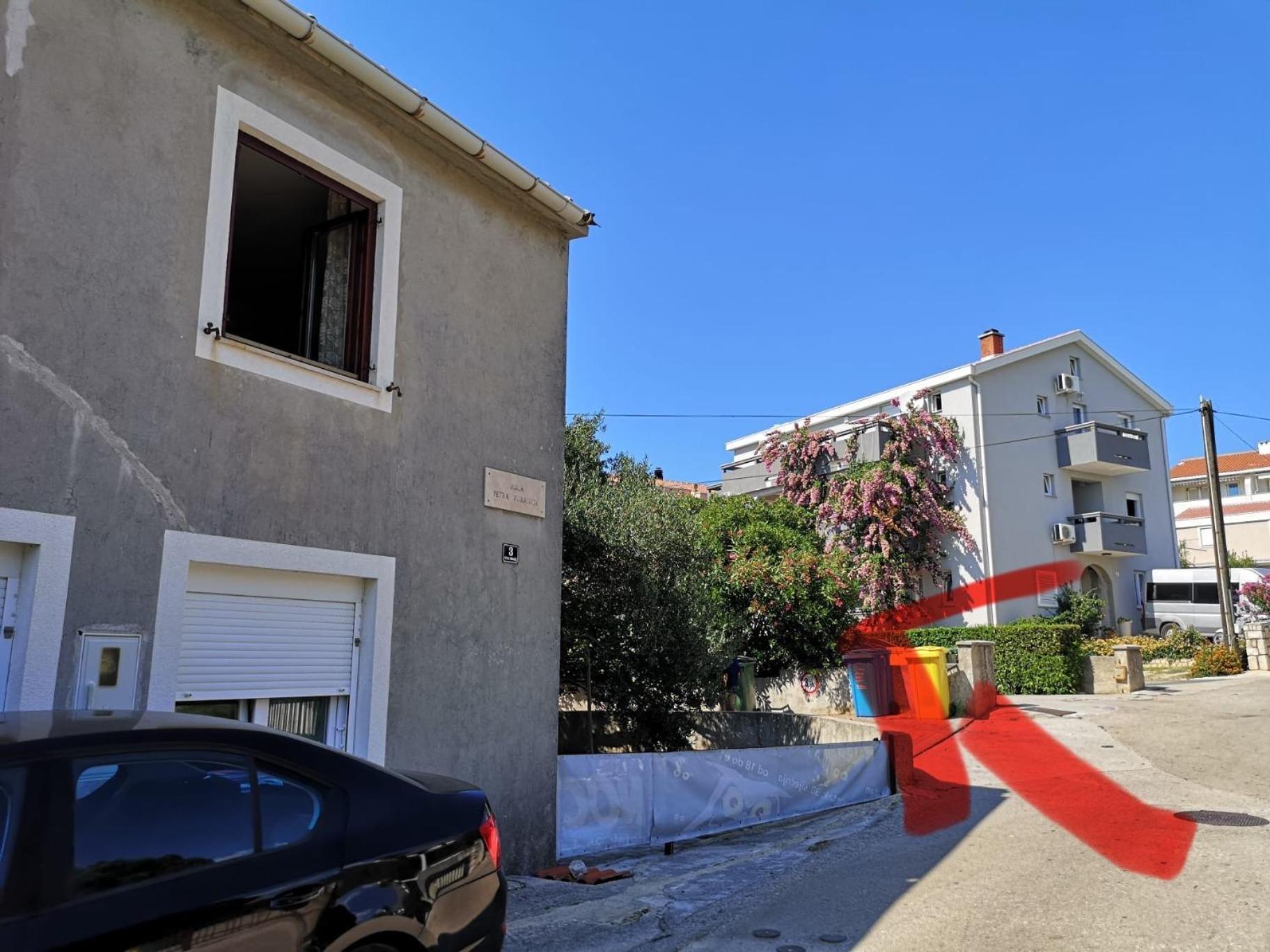 Apartment Fuer 7: Zentrale Lage Mit Privatparkplatz
