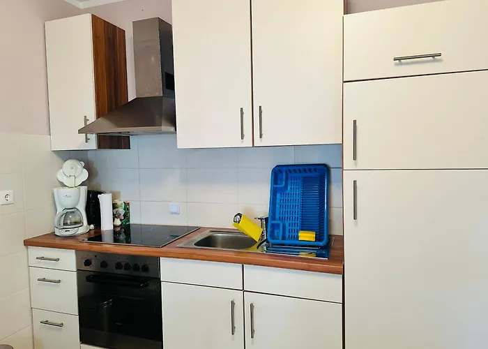 Appartement Fuer 7: Zentrale Lage Mit Privatparkplatz