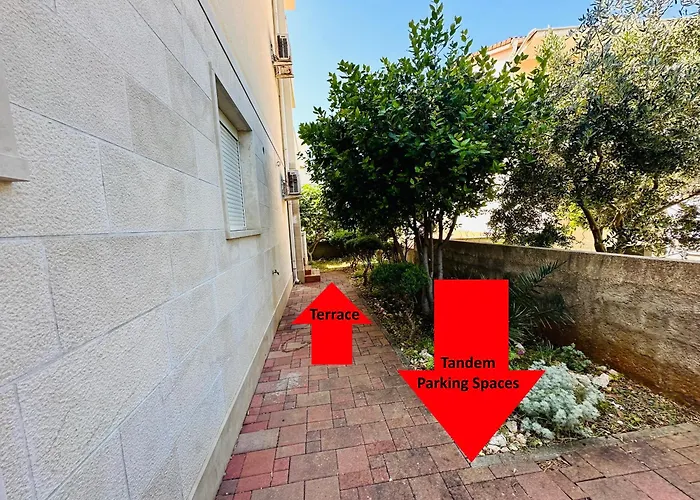 Appartement Fuer 7: Zentrale Lage Mit Privatparkplatz