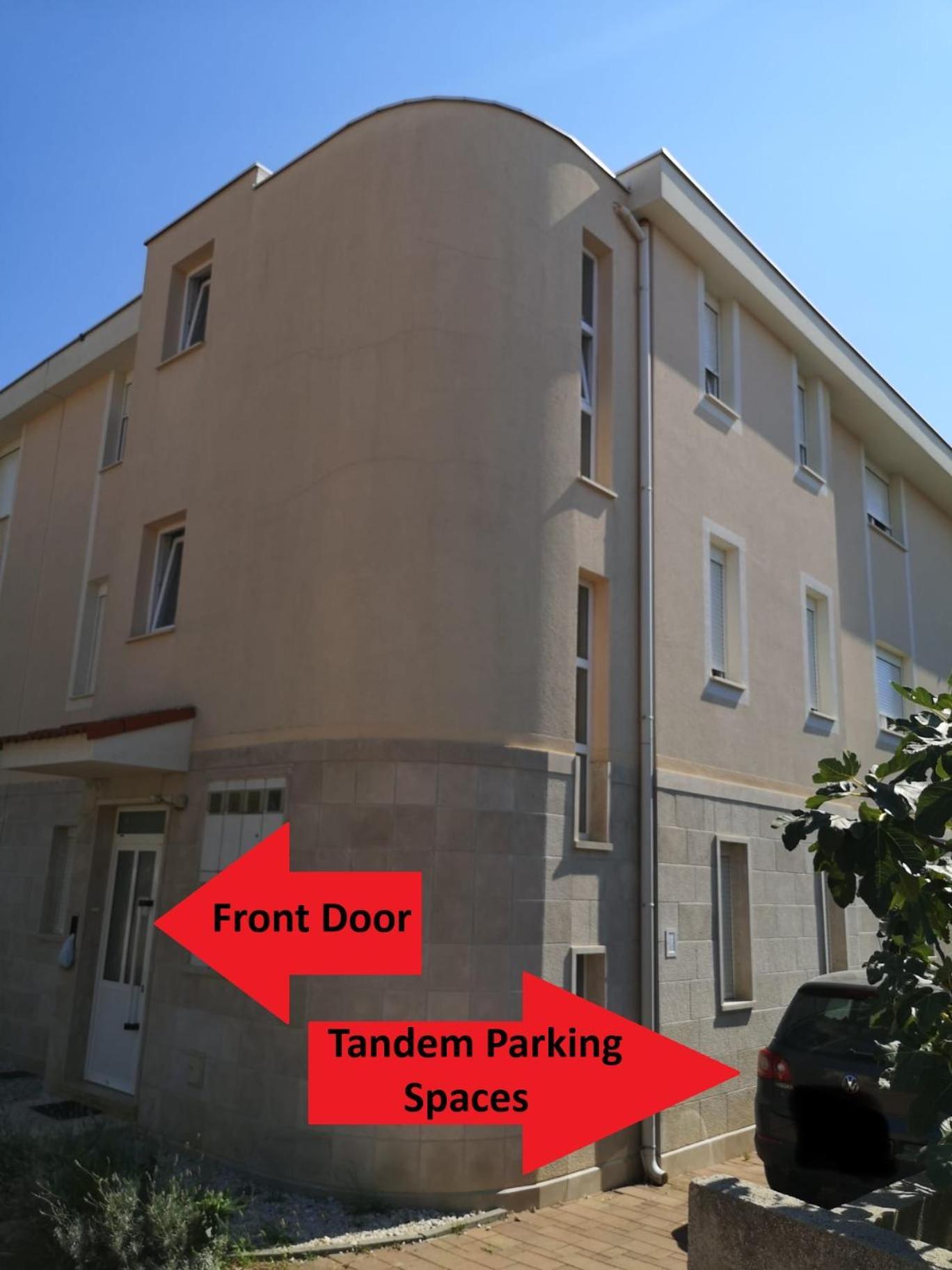Fuer 7: Zentrale Lage Mit Privatparkplatz * Novaglia